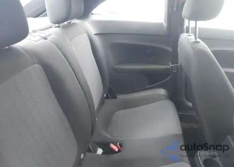 2013 Volkswagen Beetle 2.5L Entry из США, поврежденный, VIN 3VWFP7AT4DM660162